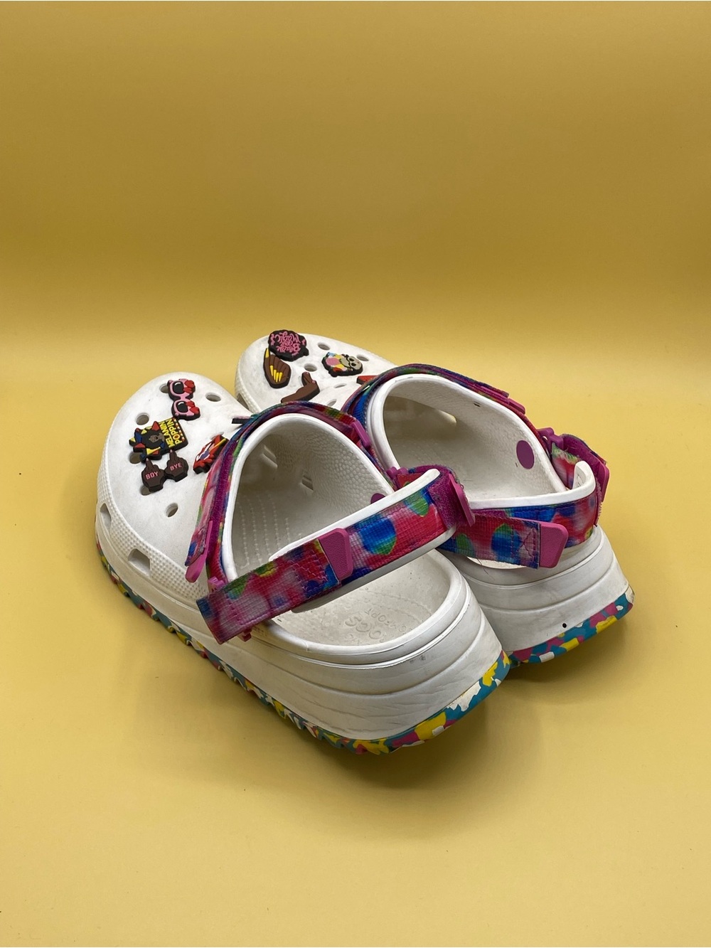CROCS Kids White Clogs with Pink Tie-Dye Strap and Multicolor Jibbitz - Picture 3 of 5
